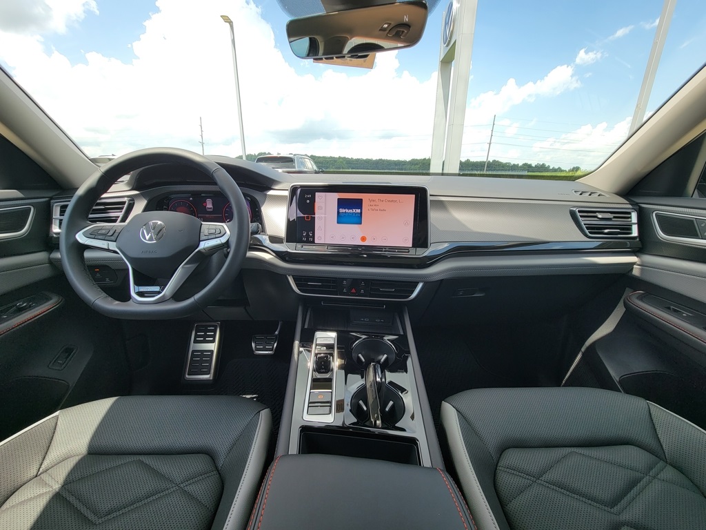 2025 Volkswagen Atlas Peak Edition SE photo 30