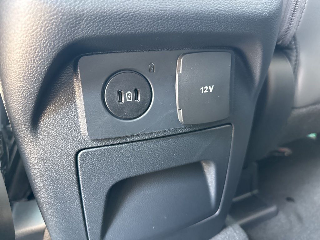 2025 Ford Explorer photo 33