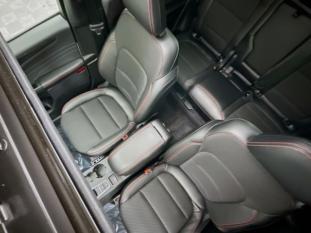 2025 Ford Escape Hybrid ST-Line photo 18