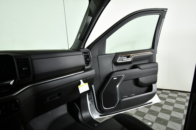 2025 Chevrolet Silverado 1500 RST photo 18