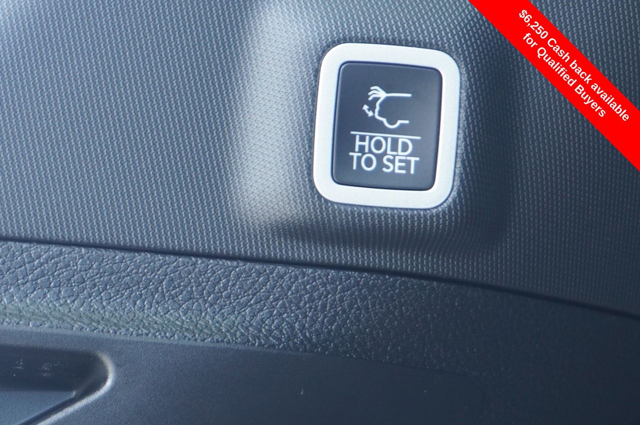 2025 Jeep Grand Cherokee Limited photo 2