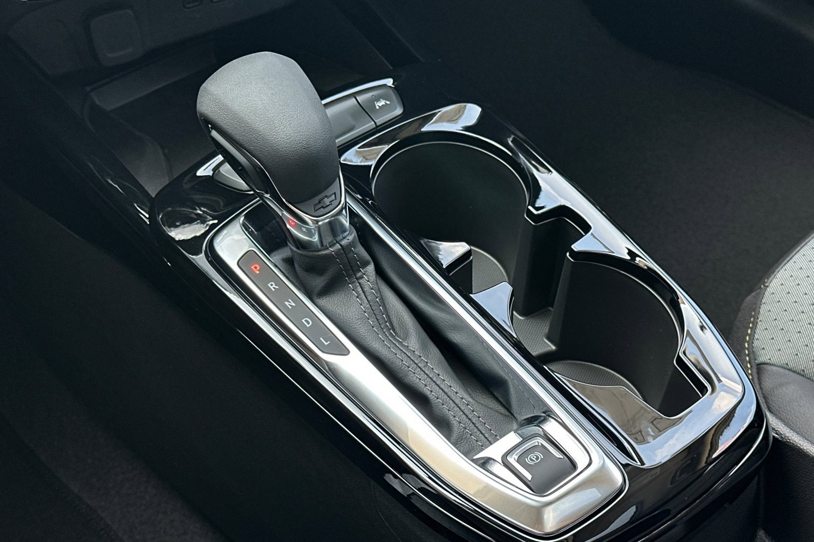 2025 Chevrolet Trax LT photo 16
