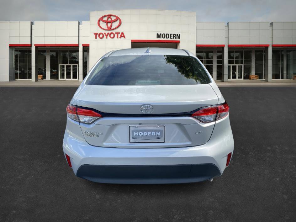 2023 Toyota Corolla LE photo 4