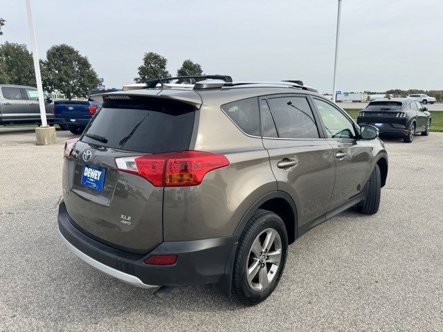 2015 Toyota RAV4 XLE photo 7