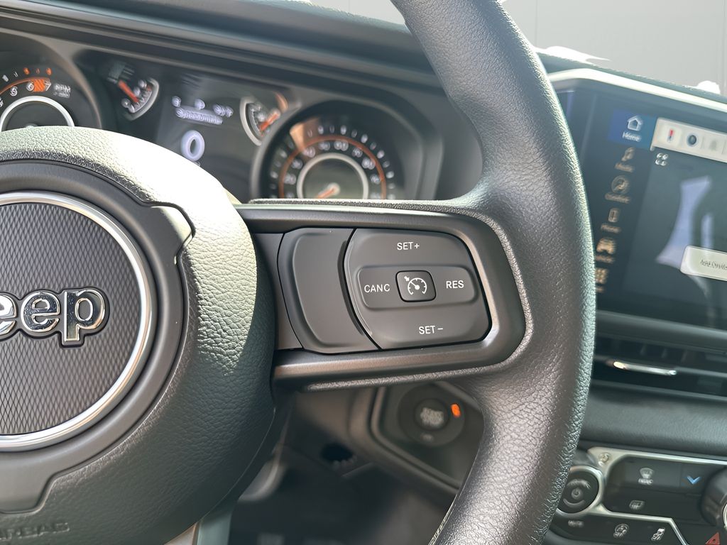 2025 Jeep Wrangler Sport photo 27