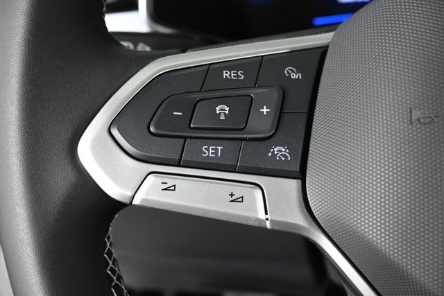 2025 Volkswagen Taos SE photo 9