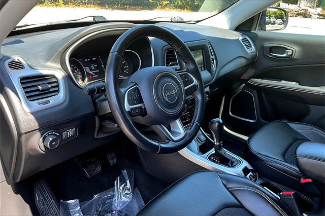 2020 Jeep Compass Latitude photo 16