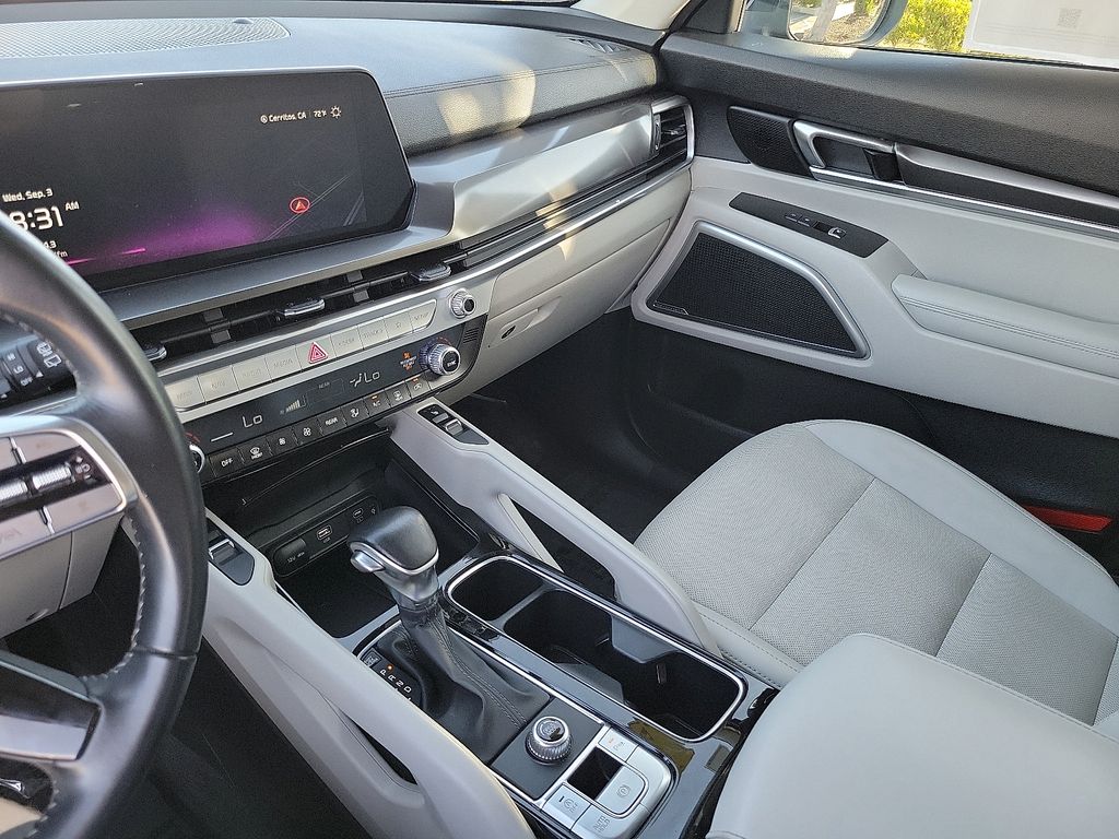 2023 Kia Telluride S photo 12