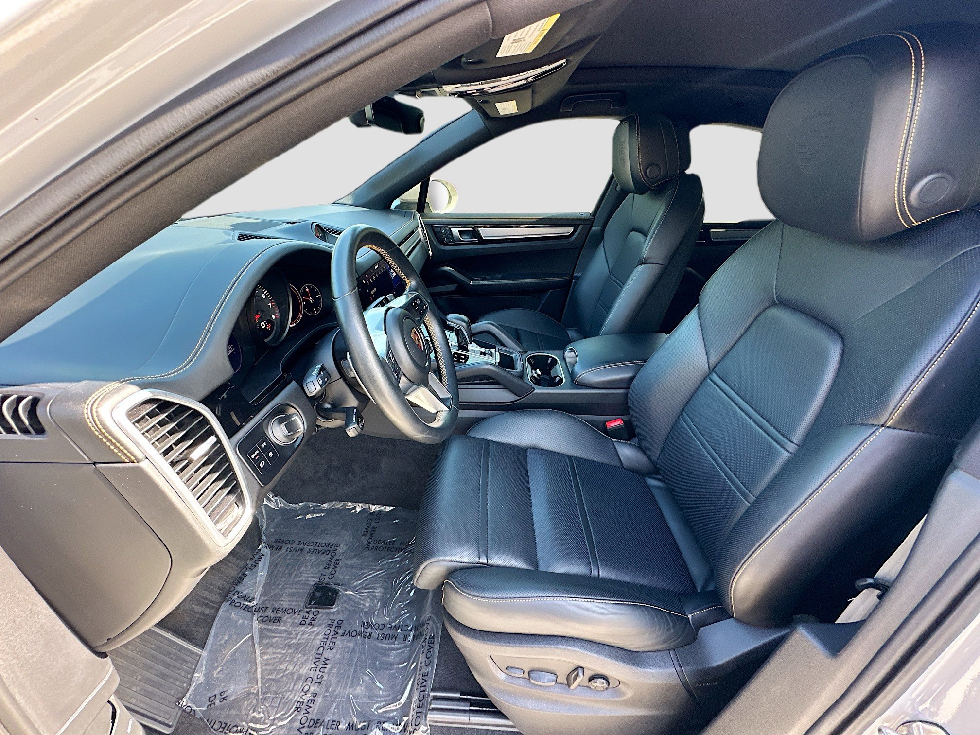 2022 Porsche Cayenne Platinum Edition photo 18