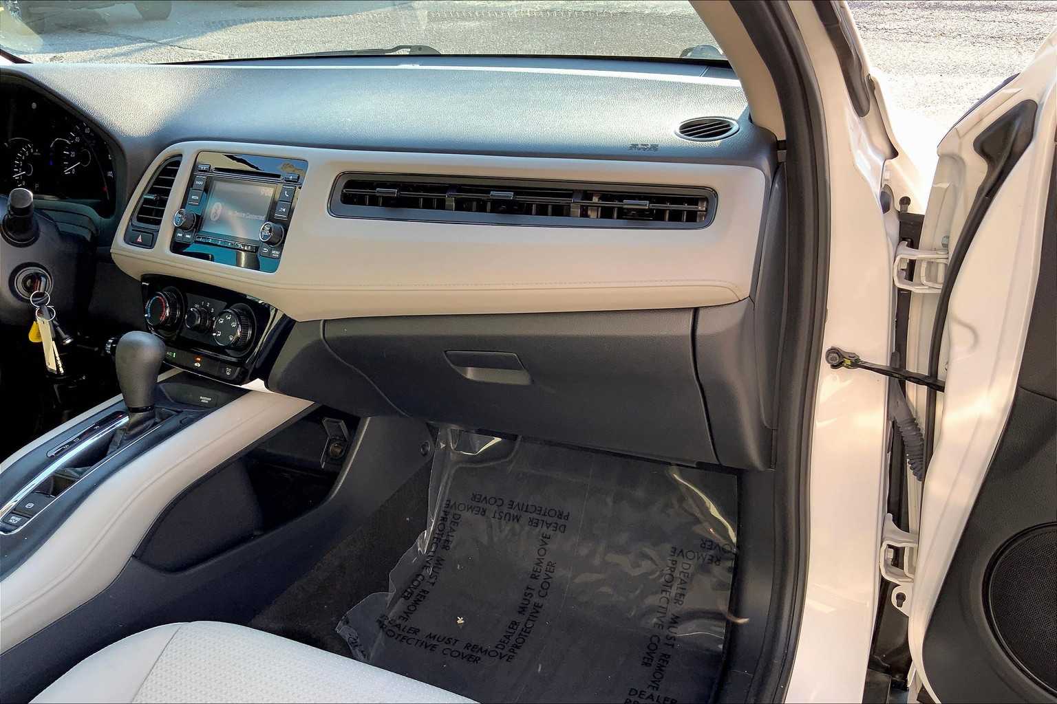 2022 Honda HR-V LX photo 17