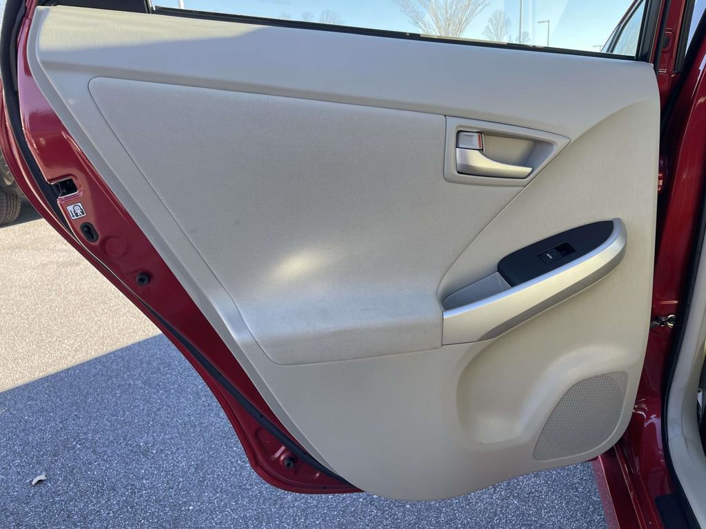 2014 Toyota Prius Three photo 2