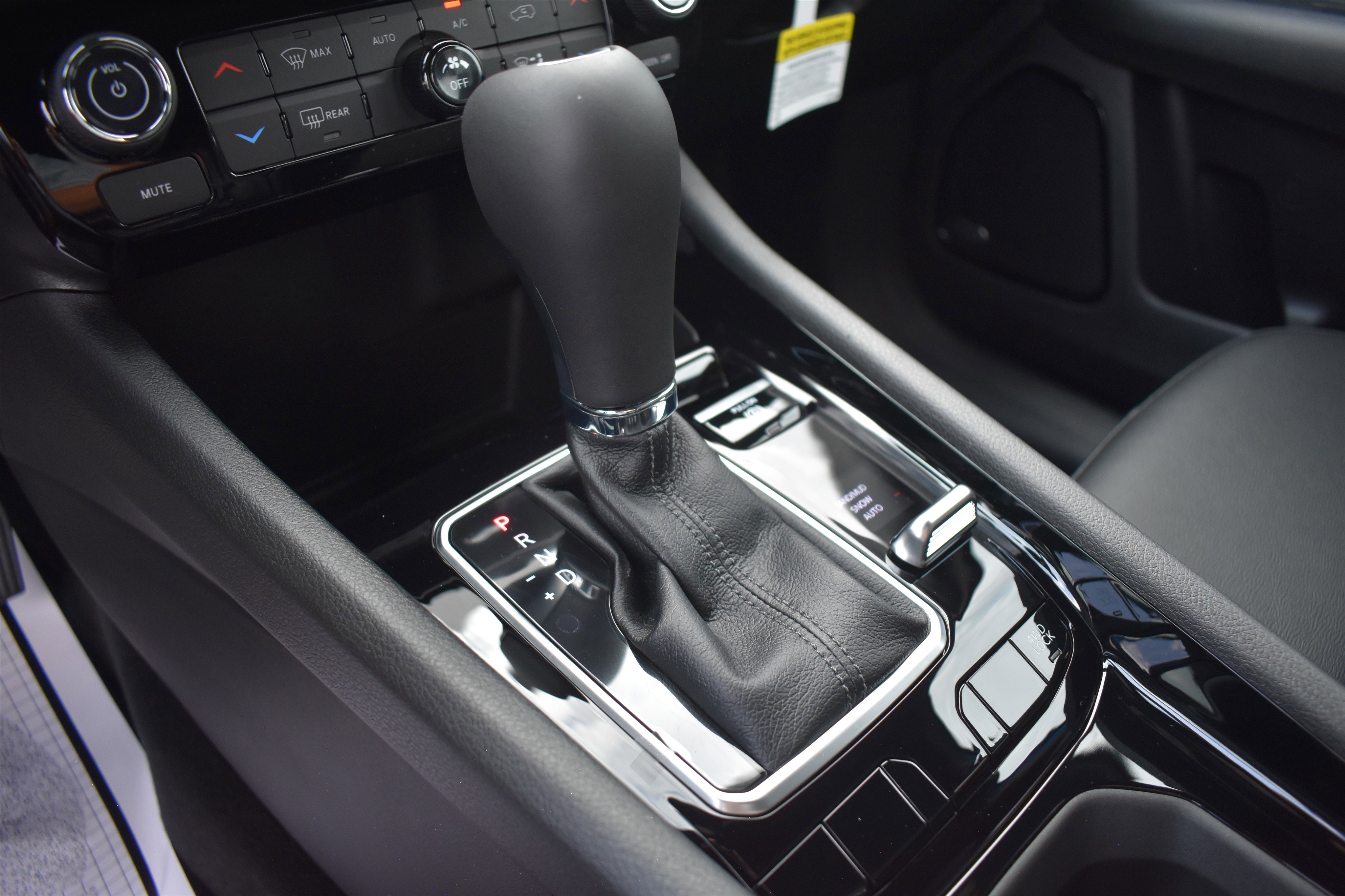 2025 Jeep Compass North Edition Latitude photo 18