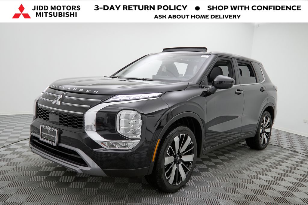 2026 Mitsubishi Outlander SE's photo