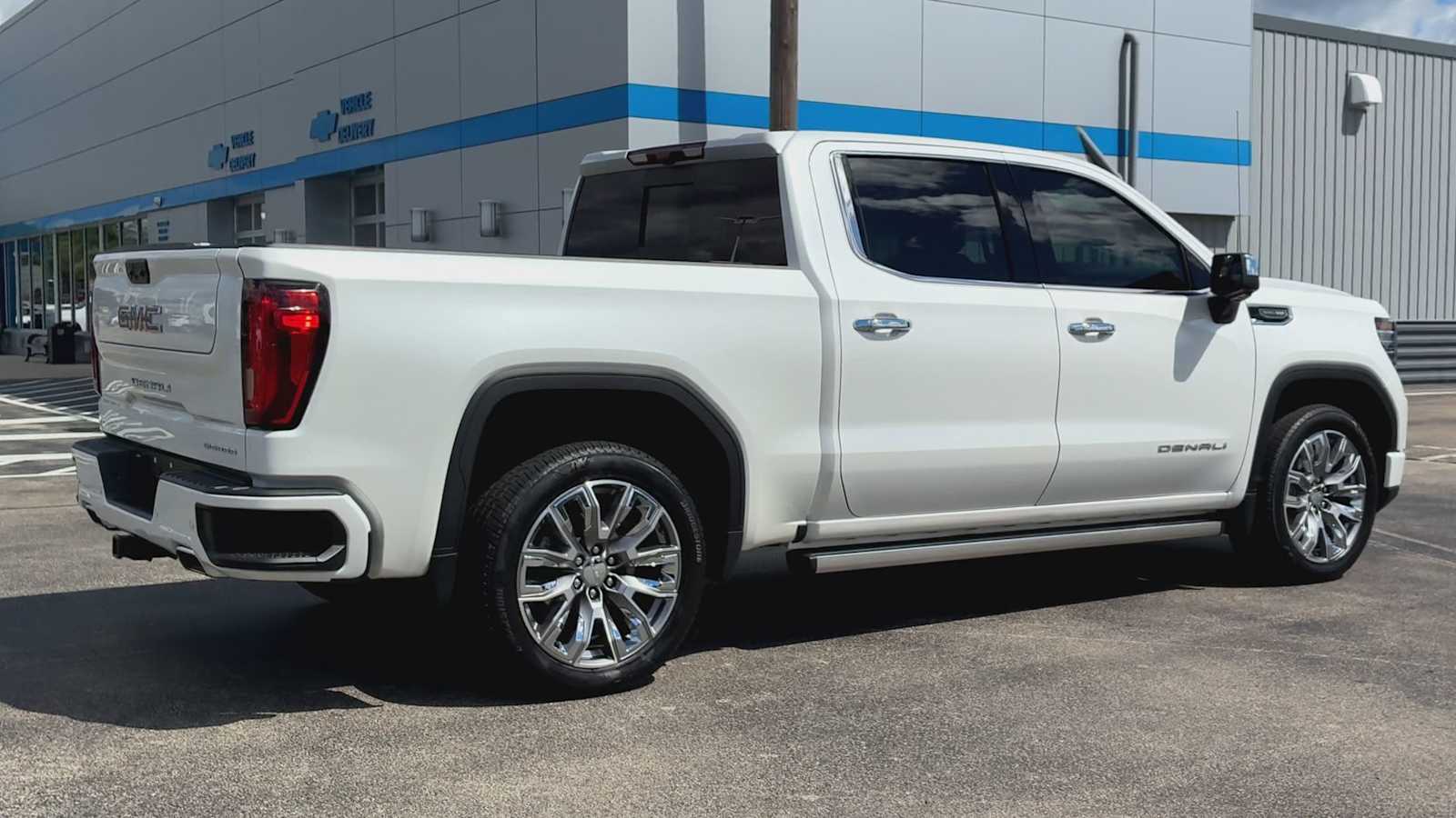 2024 Gmc Sierra 1500 Denali photo 2