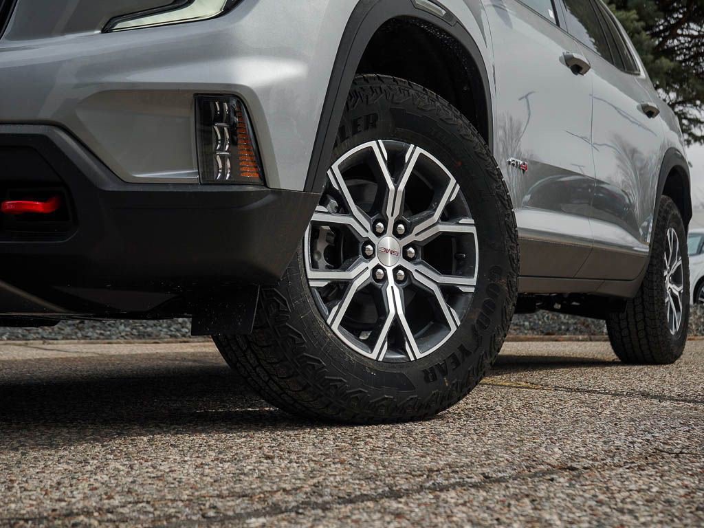 2025 Gmc Acadia AT4 photo 3
