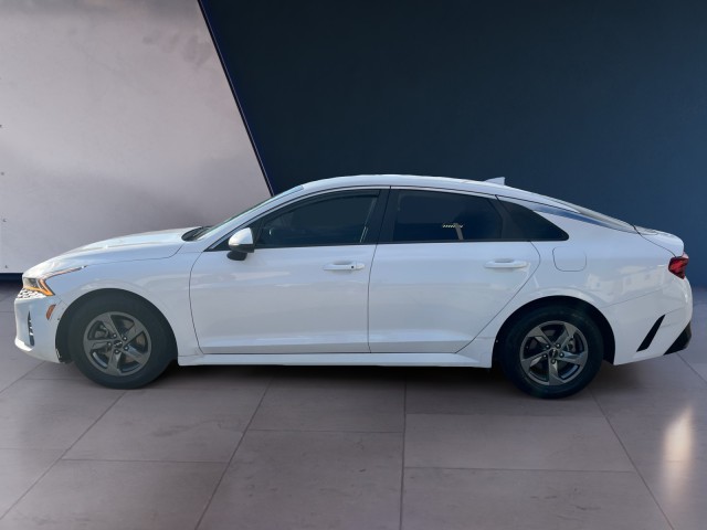 2022 Kia K5 LXS photo 2