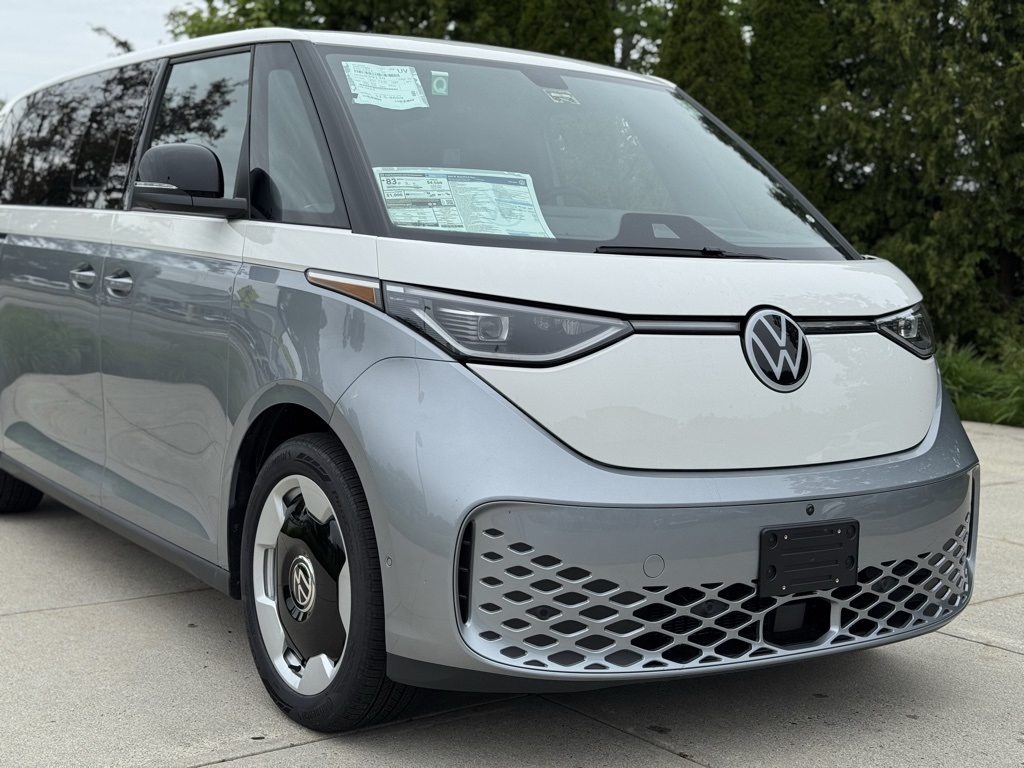 2025 Volkswagen ID. Buzz Pro Plus photo 2