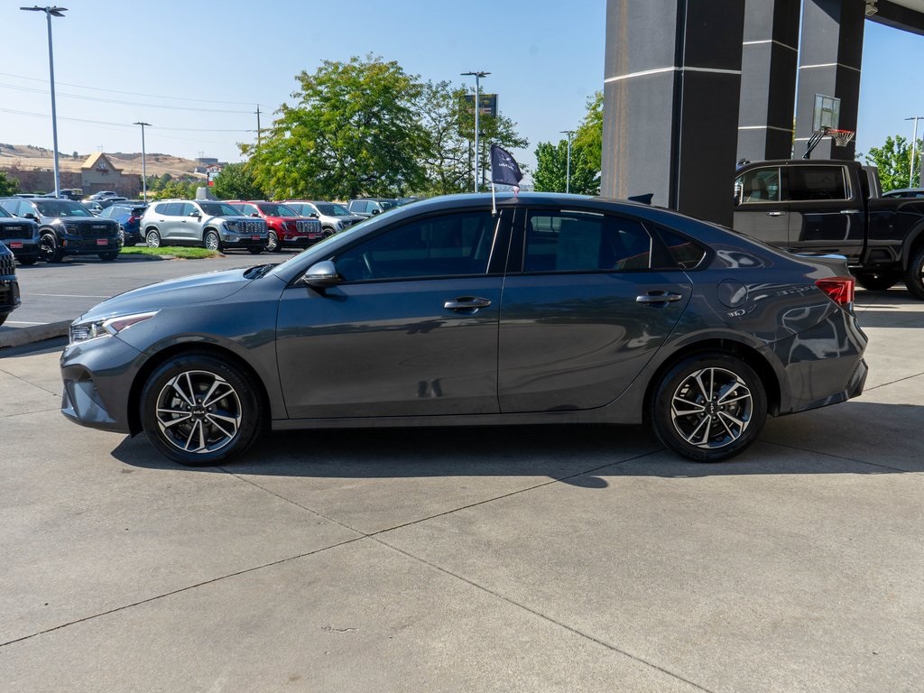 2023 Kia Forte LXS photo 3