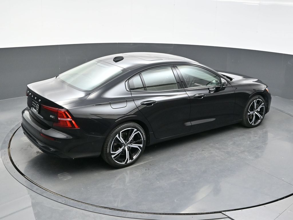 2024 Volvo S60 B5 Plus photo 28