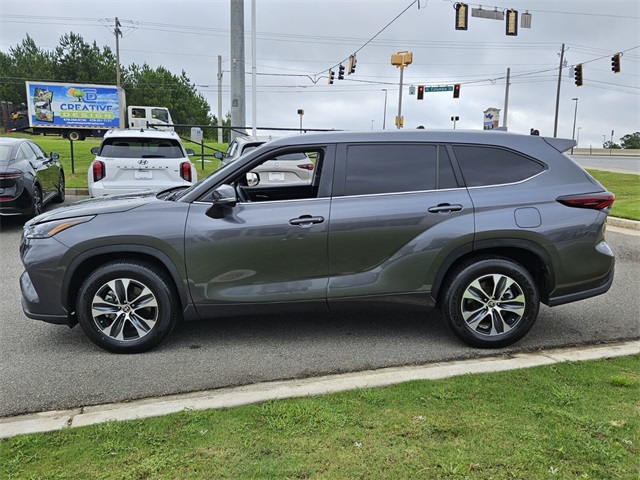 2024 Toyota Highlander Hybrid XLE photo 4