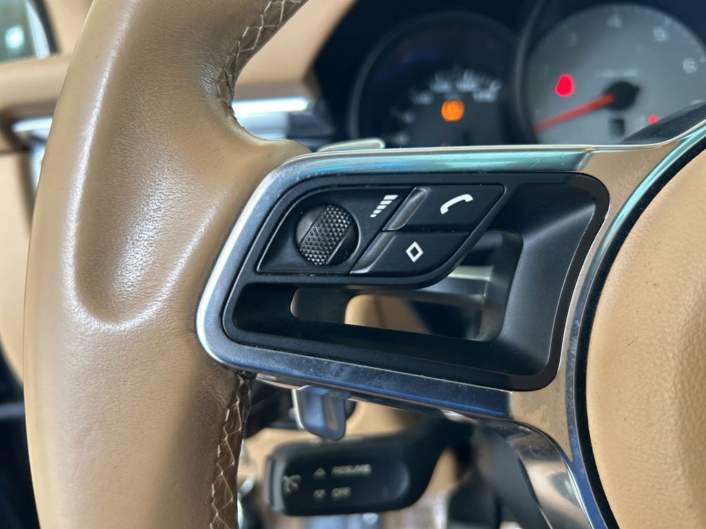 2015 Porsche Macan S photo 46