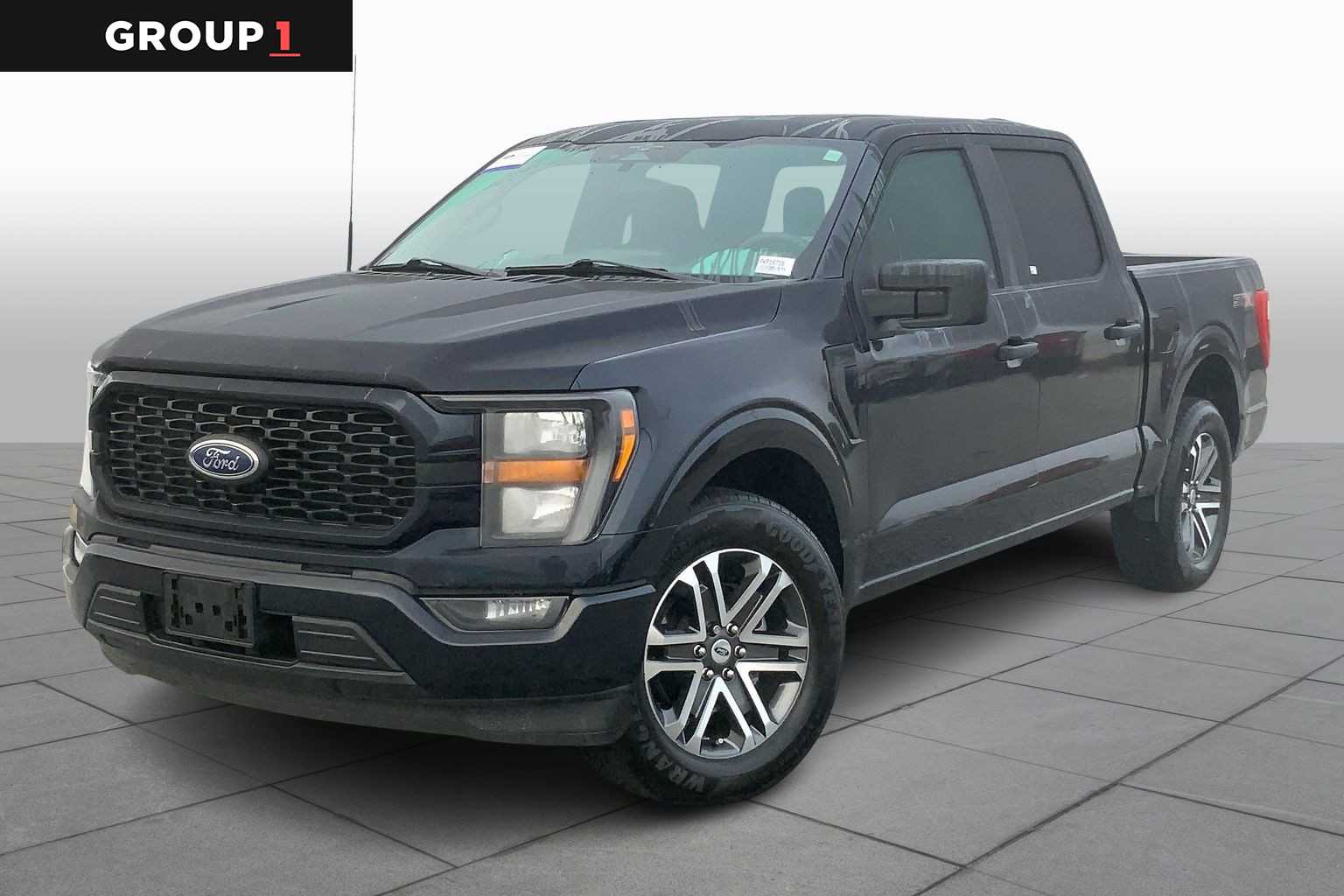 2023 Ford F-150 XL's photo
