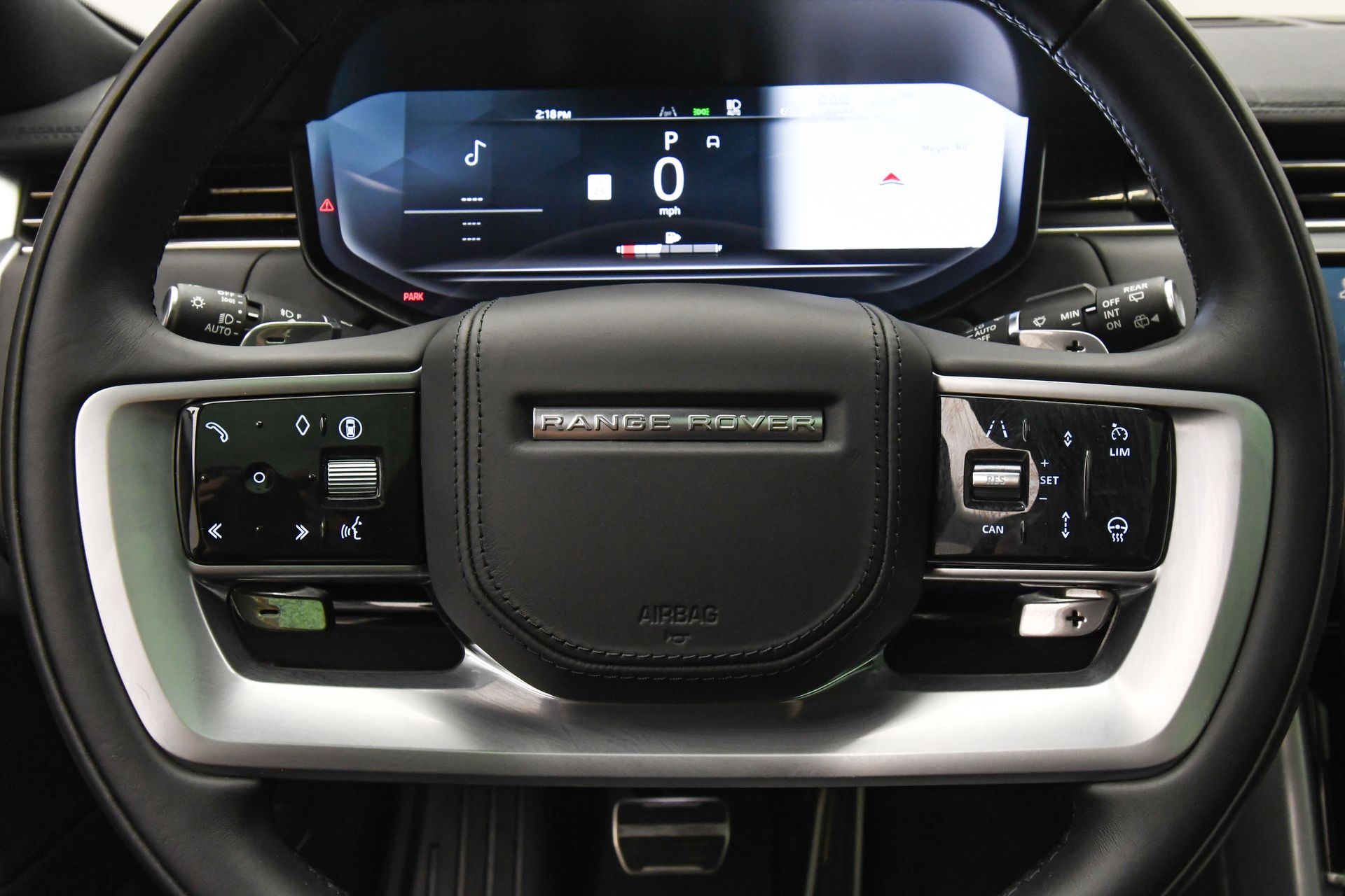 2025 Land Rover Range Rover SE photo 32