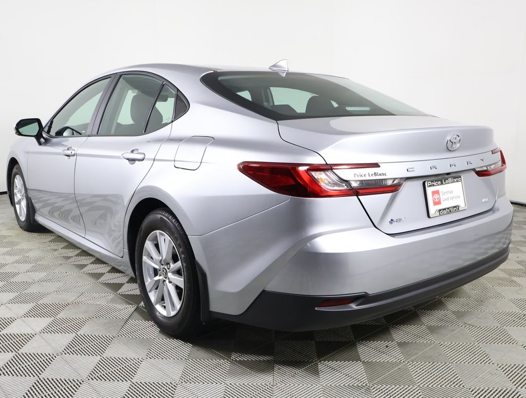 2025 Toyota Camry LE photo 4
