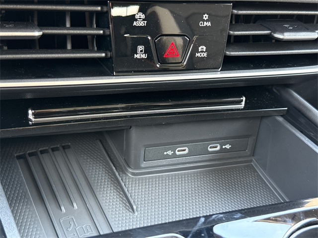2025 Volkswagen Atlas Peak Edition SE photo 35