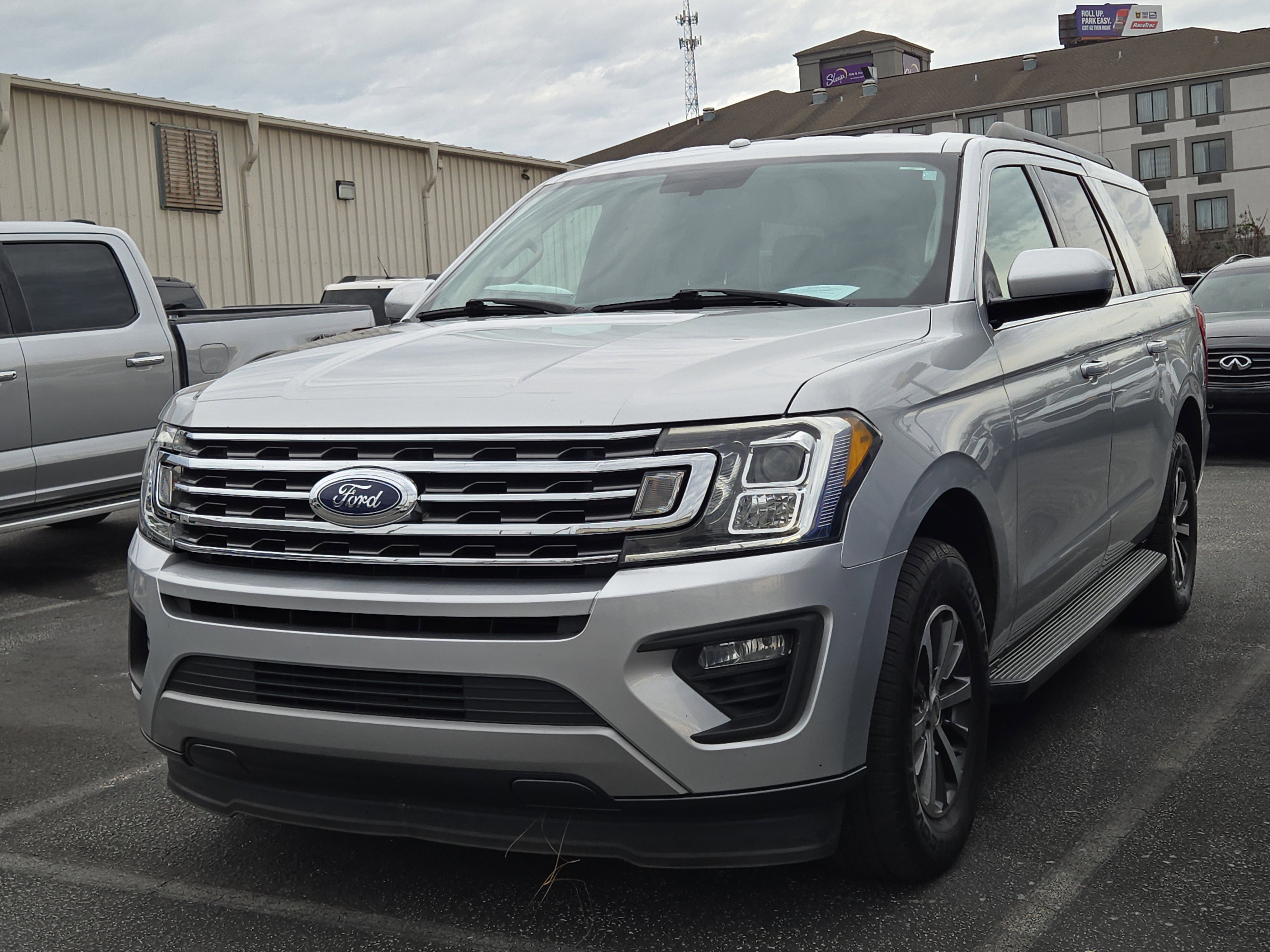 2019 Ford Expedition XLT's photo