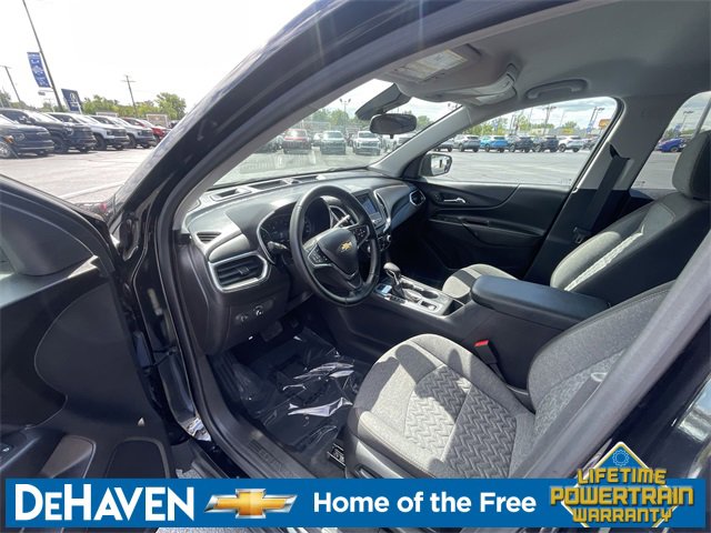 2024 Chevrolet Equinox LT photo 2