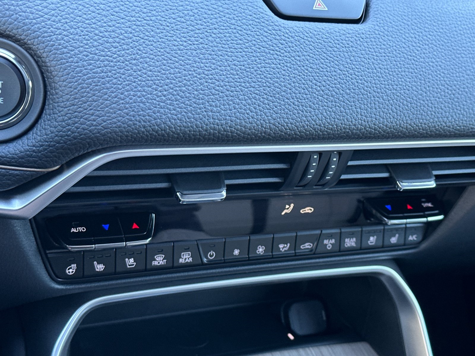 2026 Mazda CX-90 3.3 Turbo Preferred photo 19