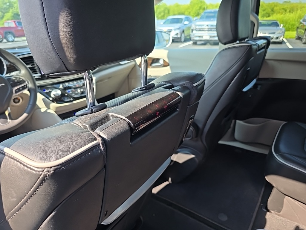 2022 Chrysler Pacifica Limited photo 33