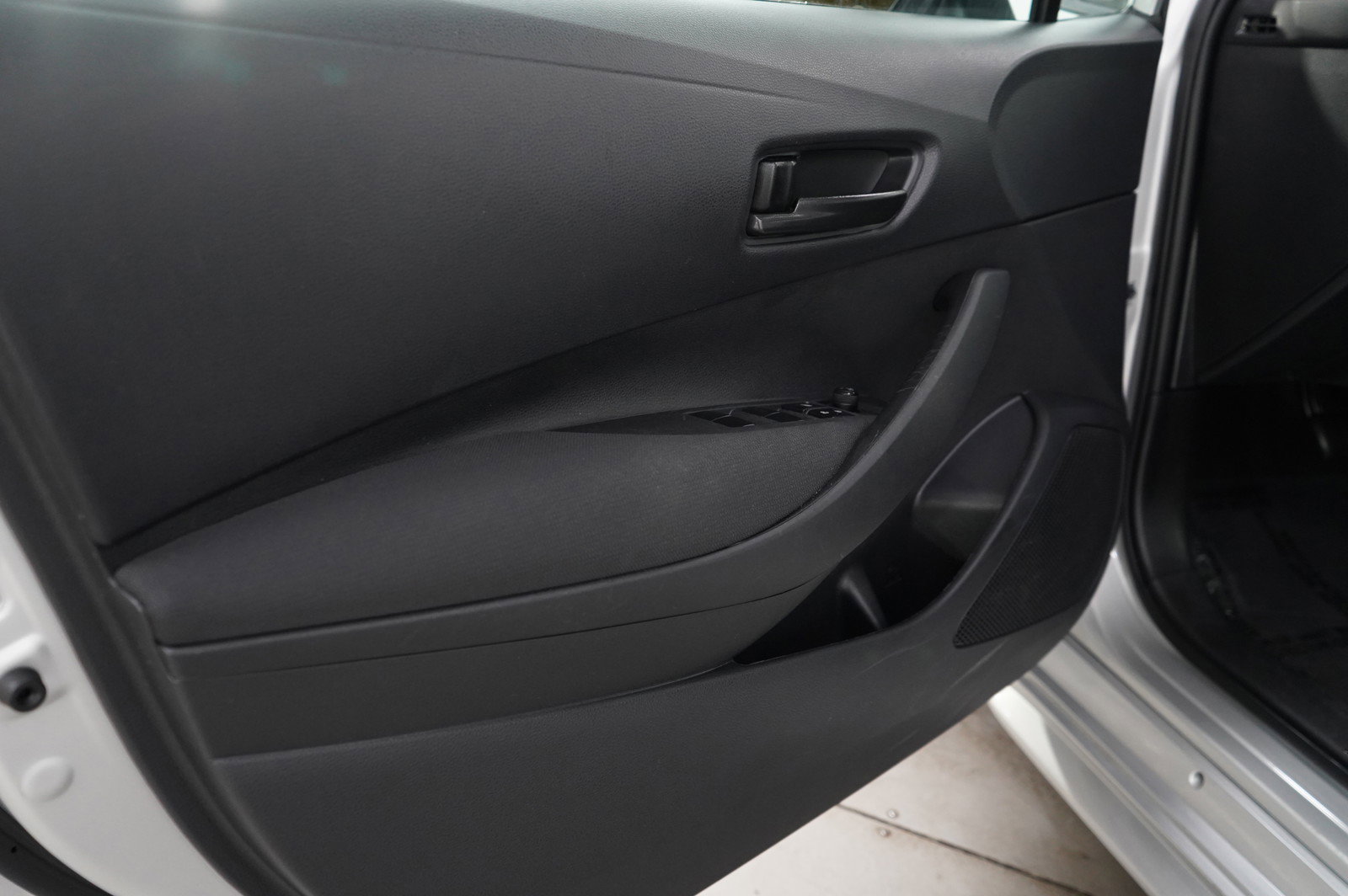 2024 Toyota Corolla LE photo 23