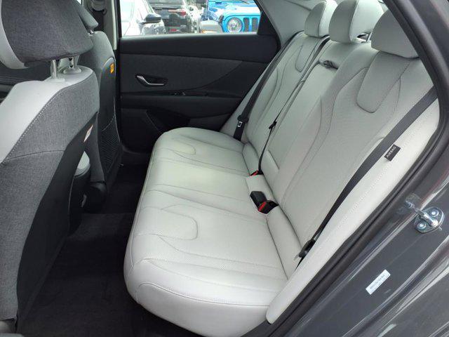 2025 Hyundai Elantra Hybrid Limited photo 7