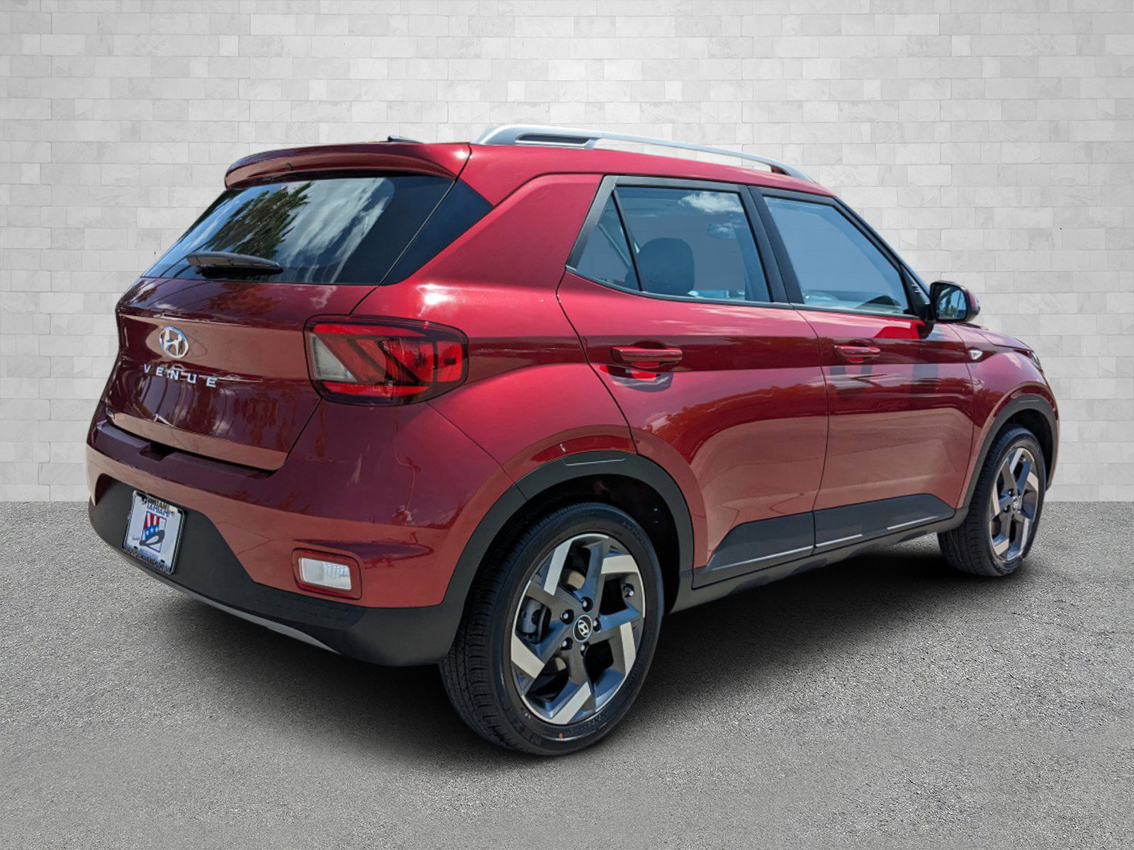 2025 Hyundai Venue SEL photo 2