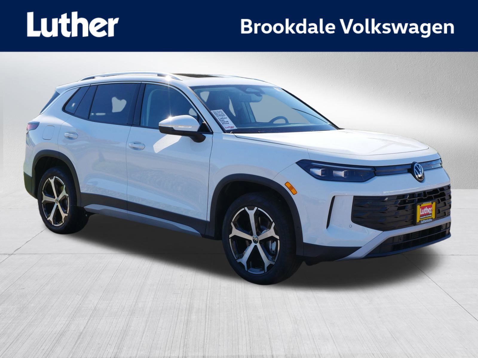 2025 Volkswagen Tiguan SE's photo