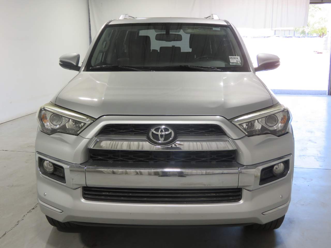 2016 Toyota 4Runner Limited photo 2