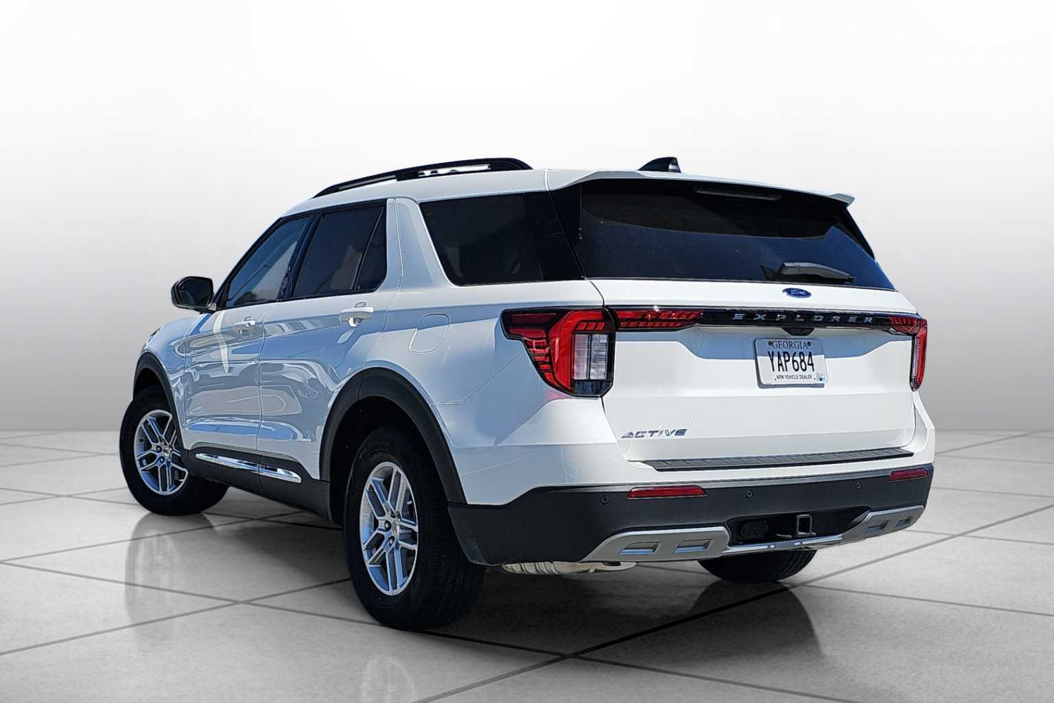 2025 Ford Explorer photo 9