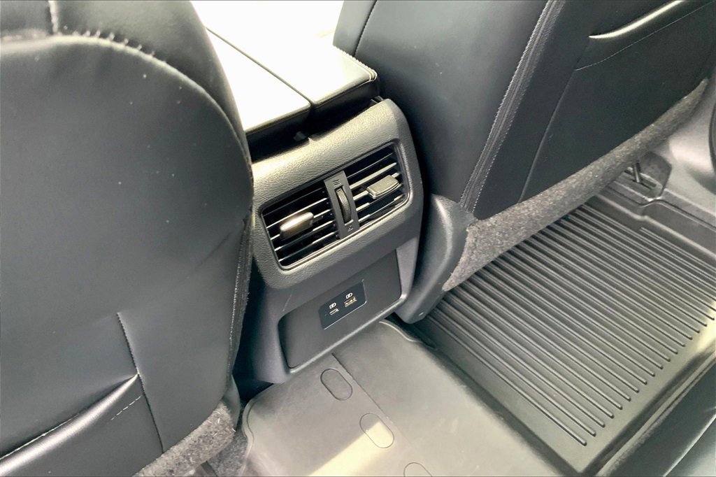 2021 Nissan Rogue SV photo 30