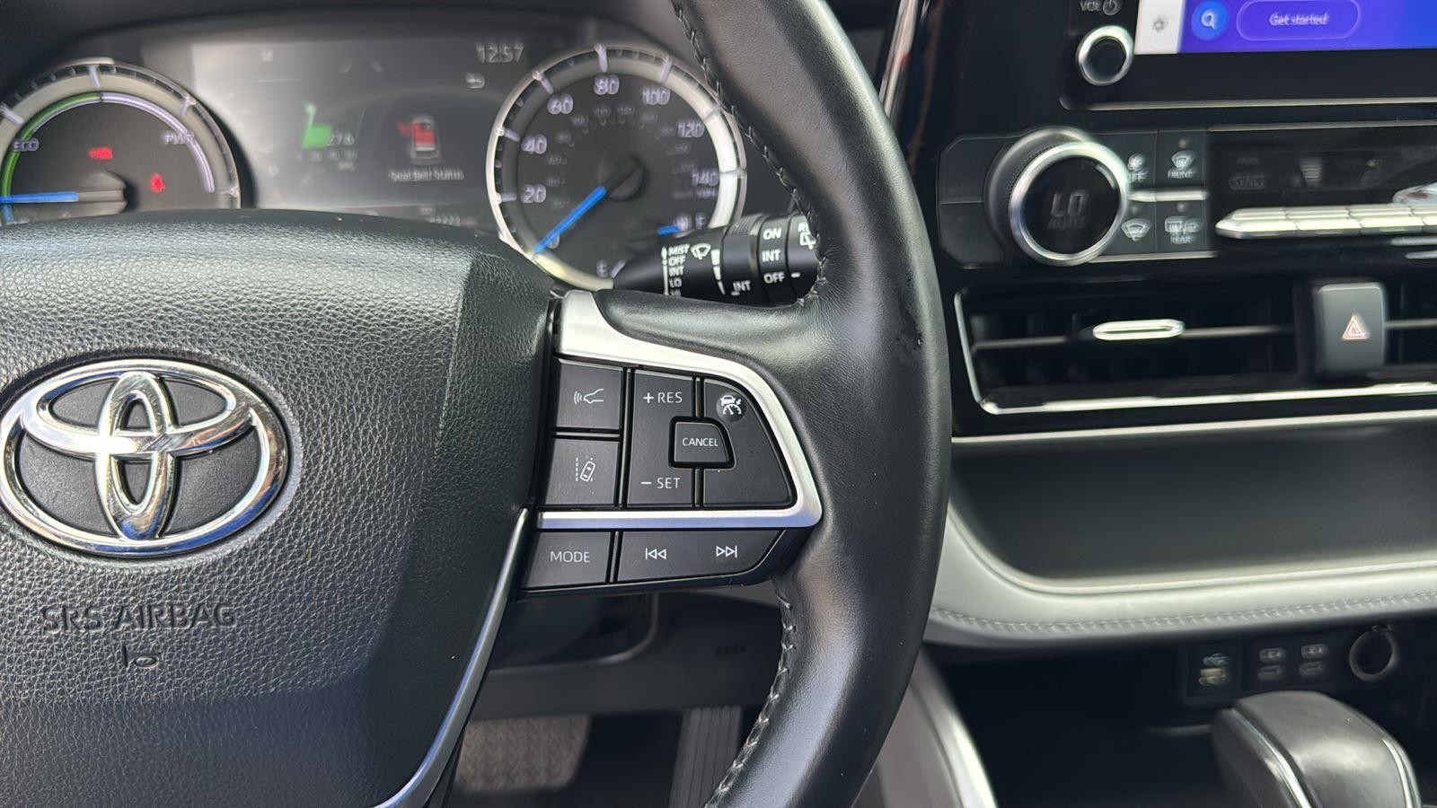 2023 Toyota Highlander Hybrid LE photo 17