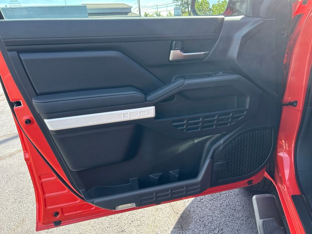 2024 Toyota Tacoma 4x4 photo 10