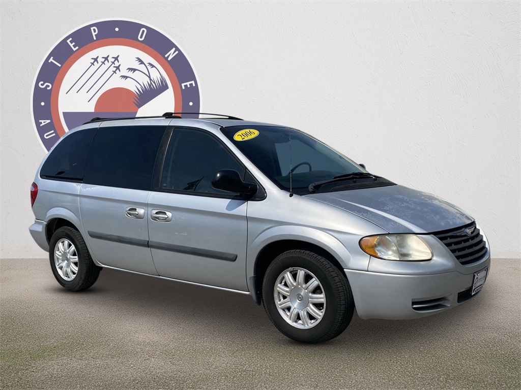 Used 2006 Chrysler Town & Country Base with VIN 1A4GP45R76B656728 for sale in Crestview, FL