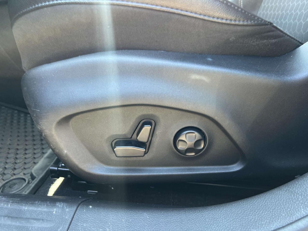 2019 Jeep Compass Latitude photo 18
