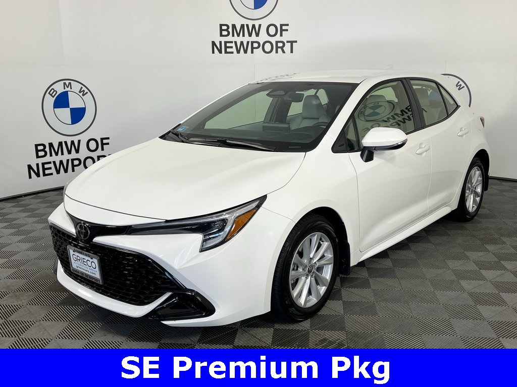 2025 Toyota Corolla SE photo 3