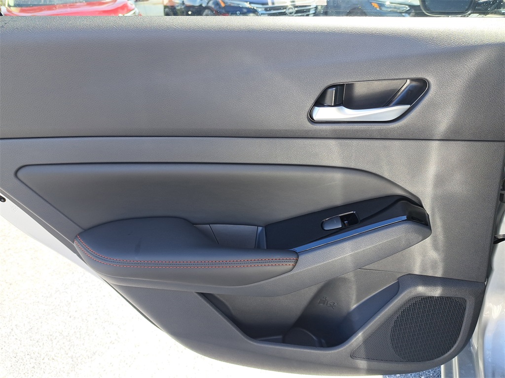 2025 Nissan Altima 2.5 SR photo 14