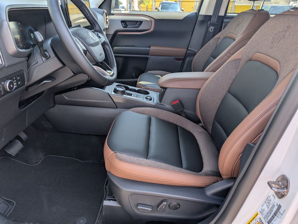 2025 Ford Bronco Sport Outer Banks photo 7