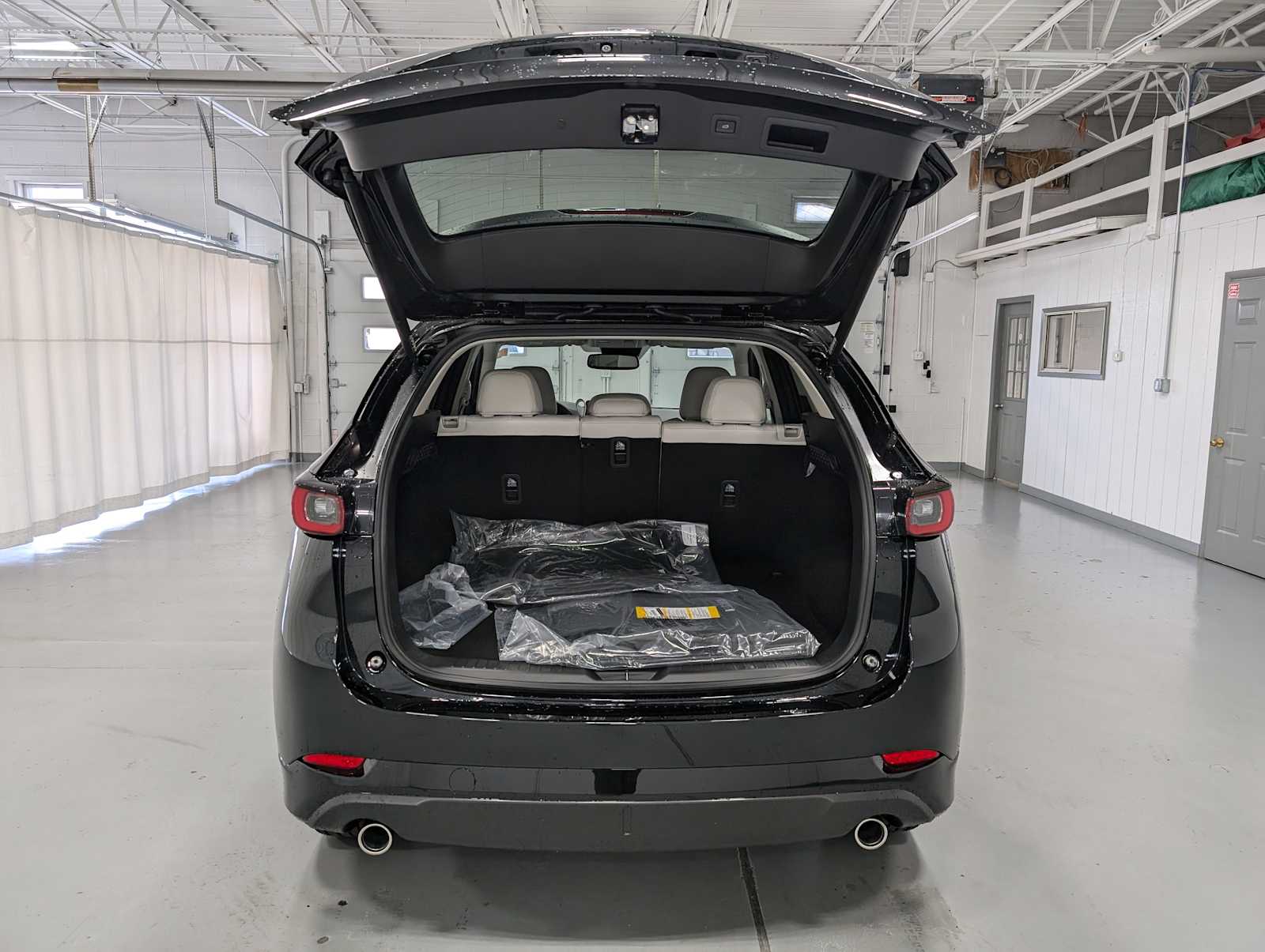 2025 Mazda CX-5 2.5 S Preferred photo 10