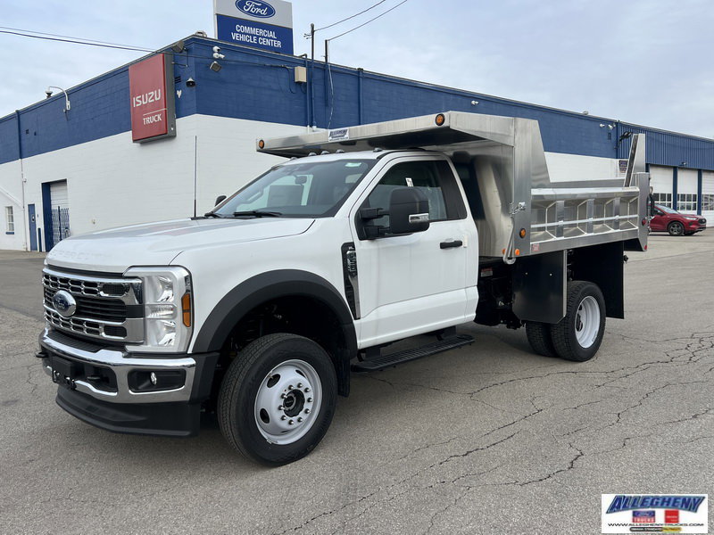 2025 Ford F-550 Super Duty Chassis Cab XL's photo