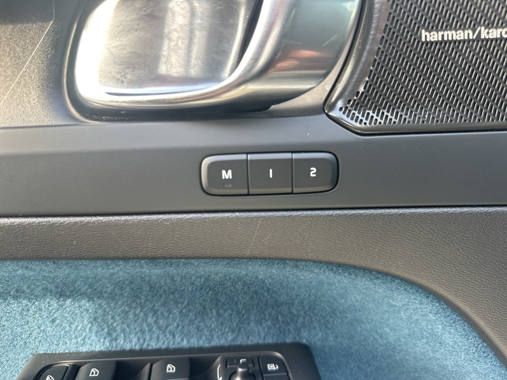 2023 Volvo C40 Recharge Ultimate photo 11